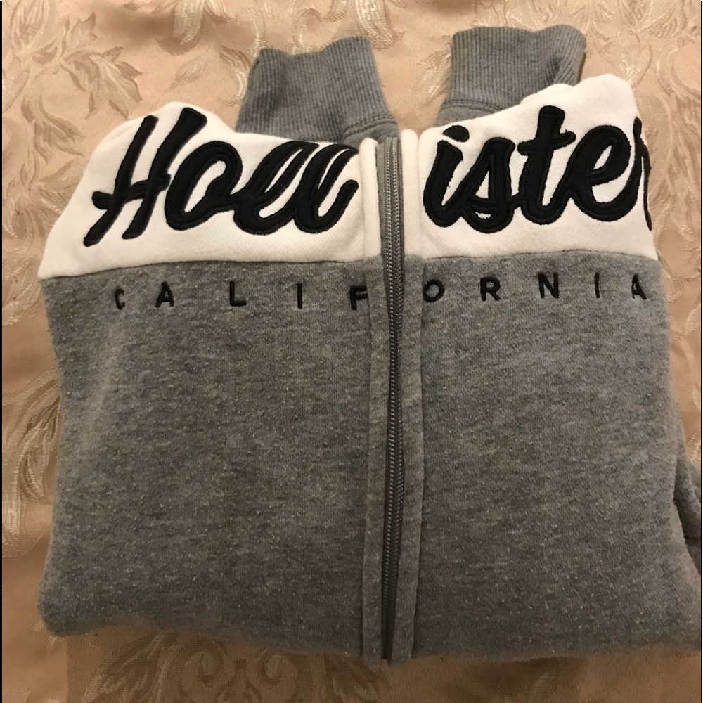 zip up hollister hoodie